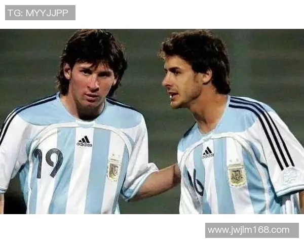 球星心中偶像揭秘他们最喜爱的足球传奇人物